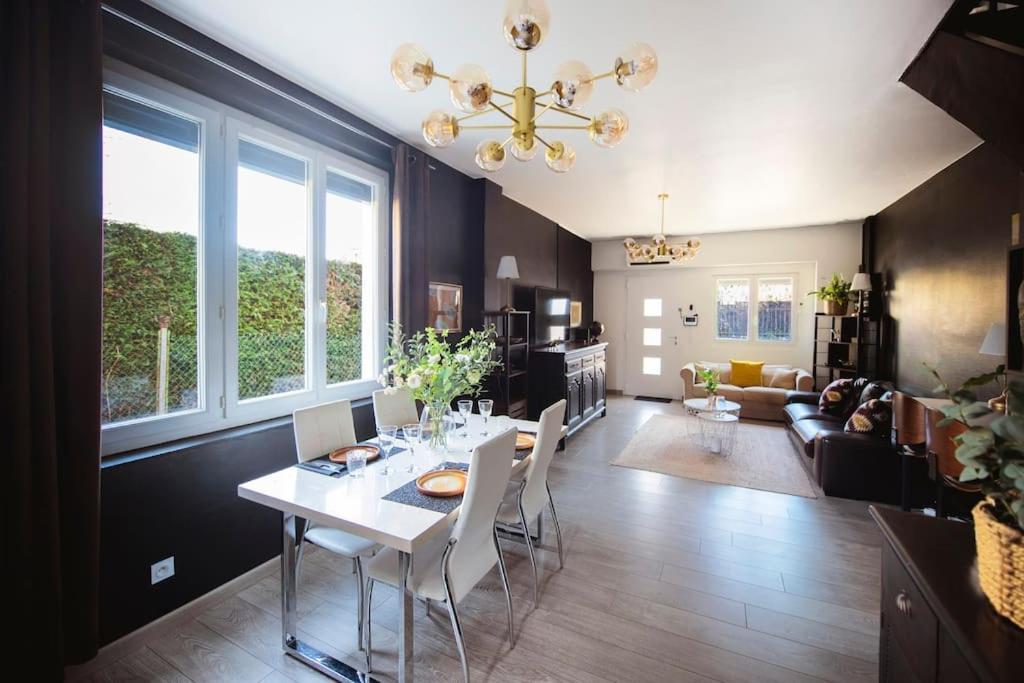 Jolie Maison Sur Orleans, Parking & Climatisation ภายนอก รูปภาพ
